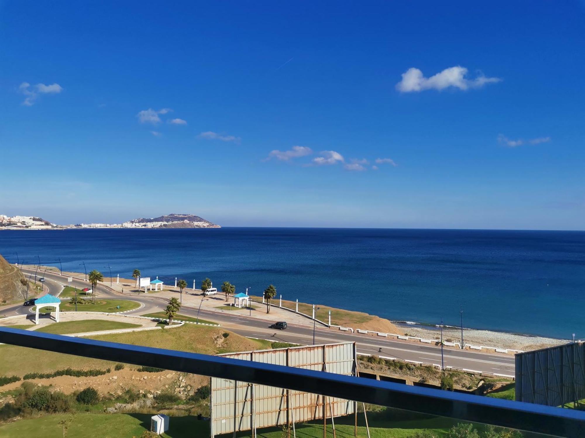Appartf3 Vue Panoramique Sur Mer Residence Vista Del Mar Fnideq Kültér fotó
